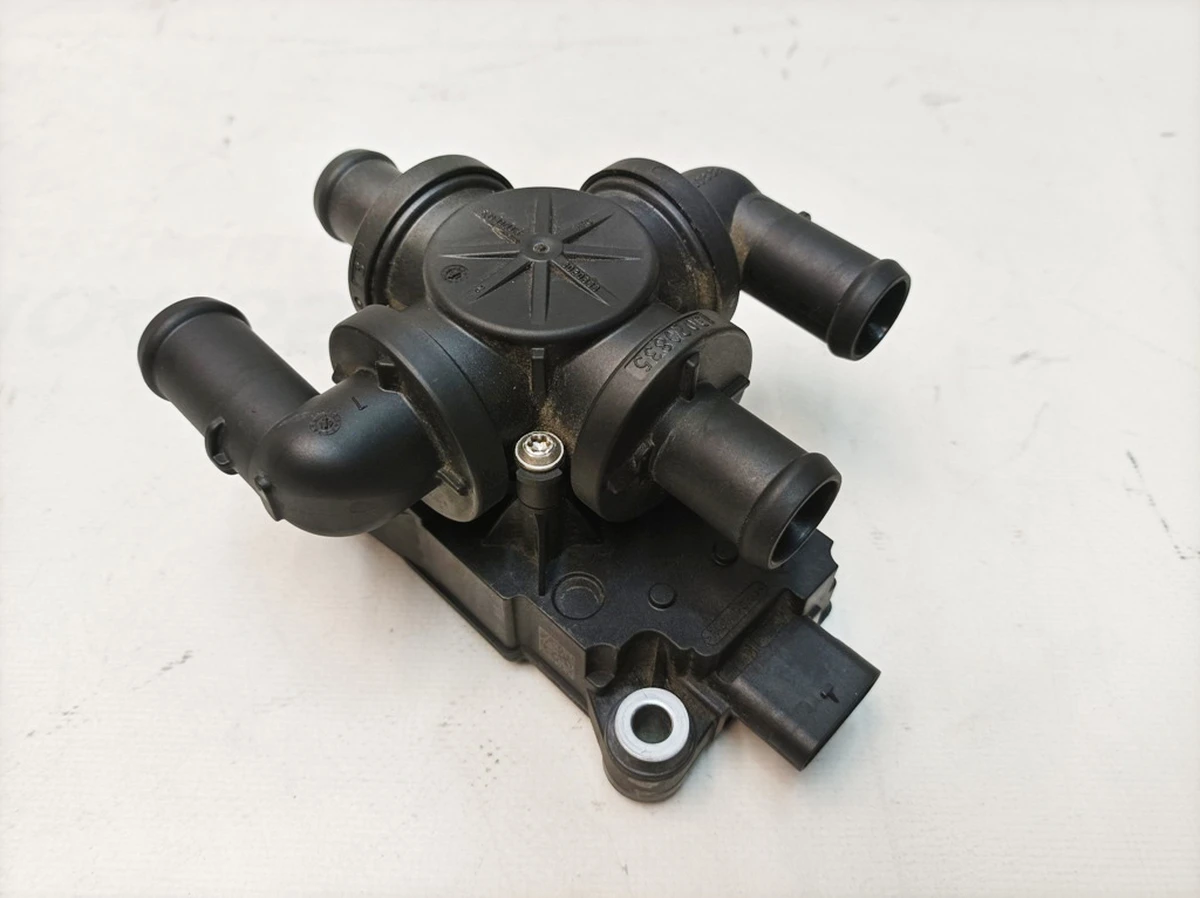 Клапан электромагнитный контура циркуляции охлаждающей жидкости Porsche Taycan 9J1906459A