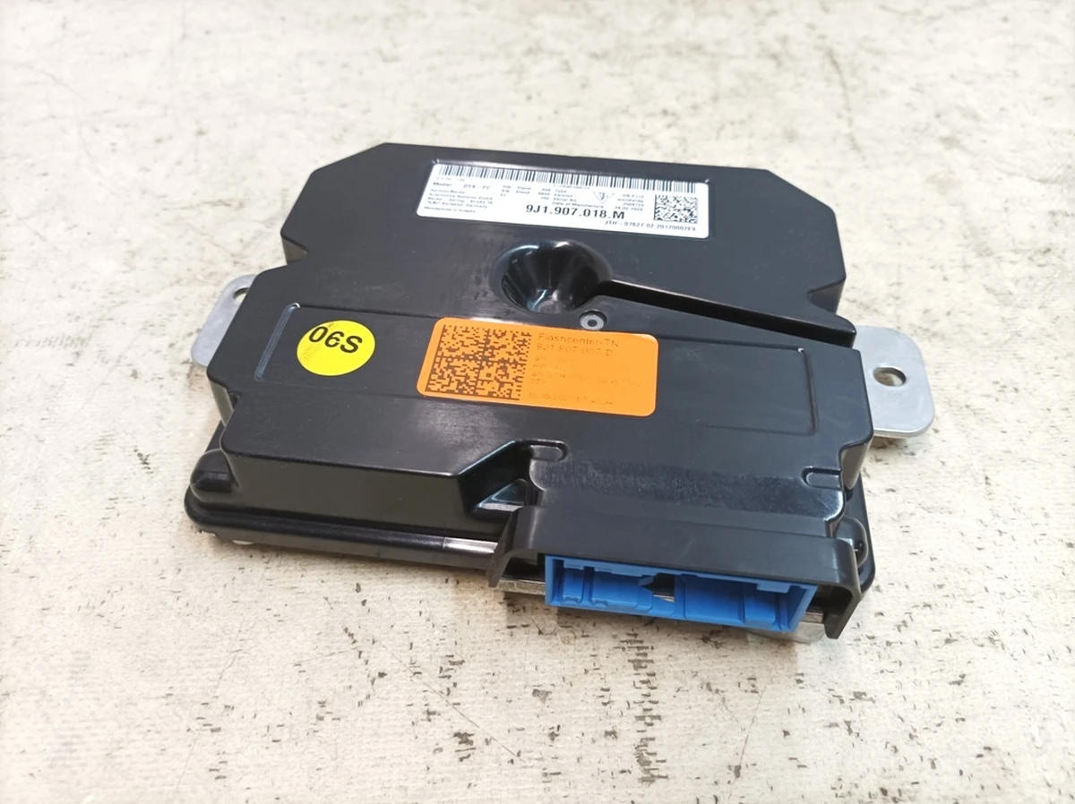 Блок керування онлайн сервісів Porsche Taycan 9J1907018M