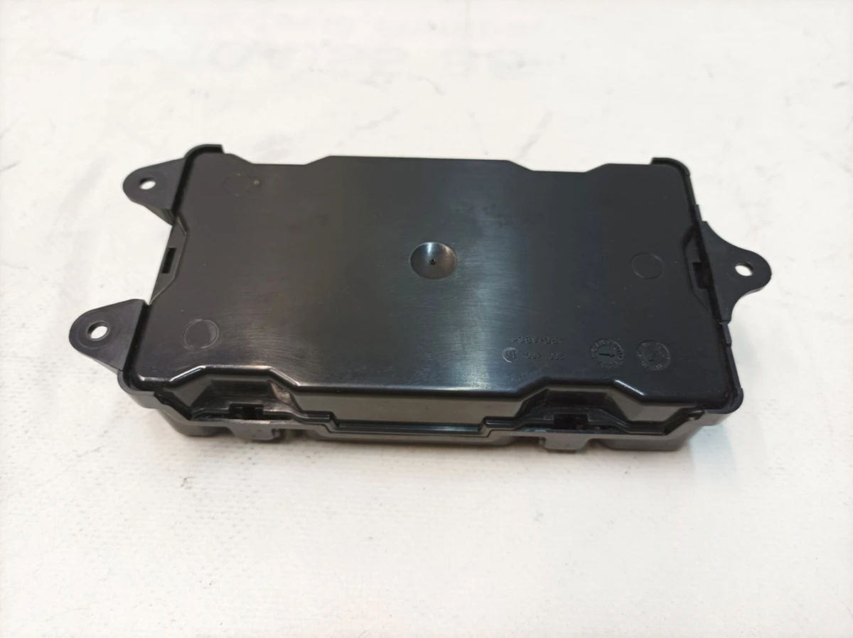 Блок управления климатической установки Porsche Taycan 9J1907040G