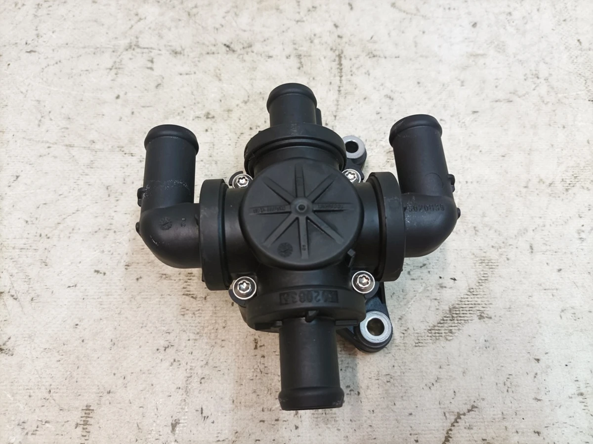 Клапан электромагнитный контура циркуляции охлаждающей жидкости MVW2 Porsche Taycan 9J1963375K