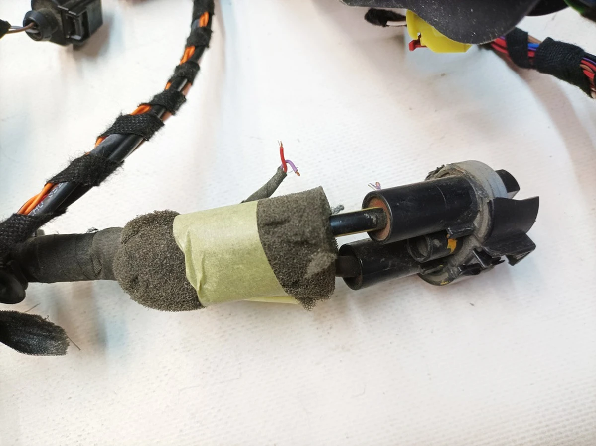 Електропроводка основна (Салон) з пошкодженням Porsche Taycan 9J1970000E