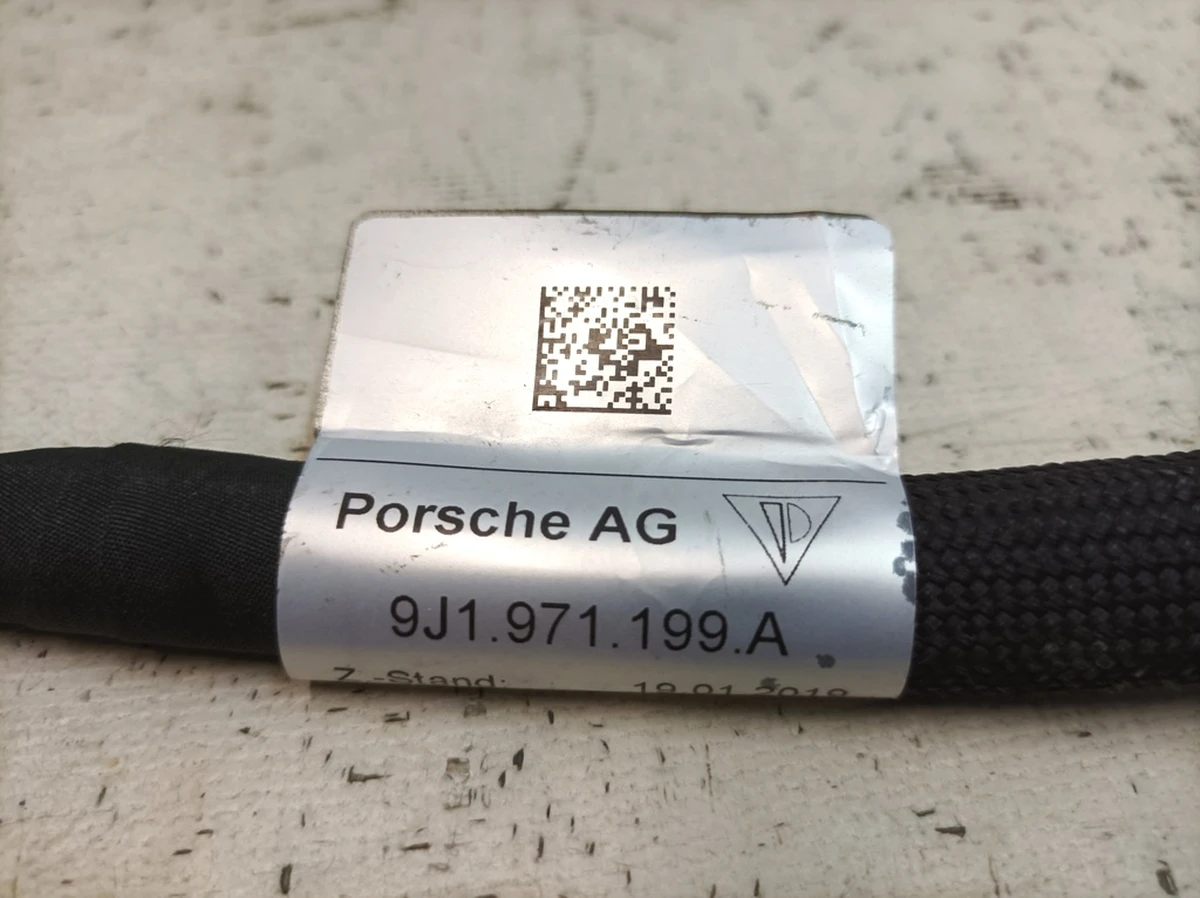 Сполучний кабель плюсовий. висновок АКБ – комутаційний блок