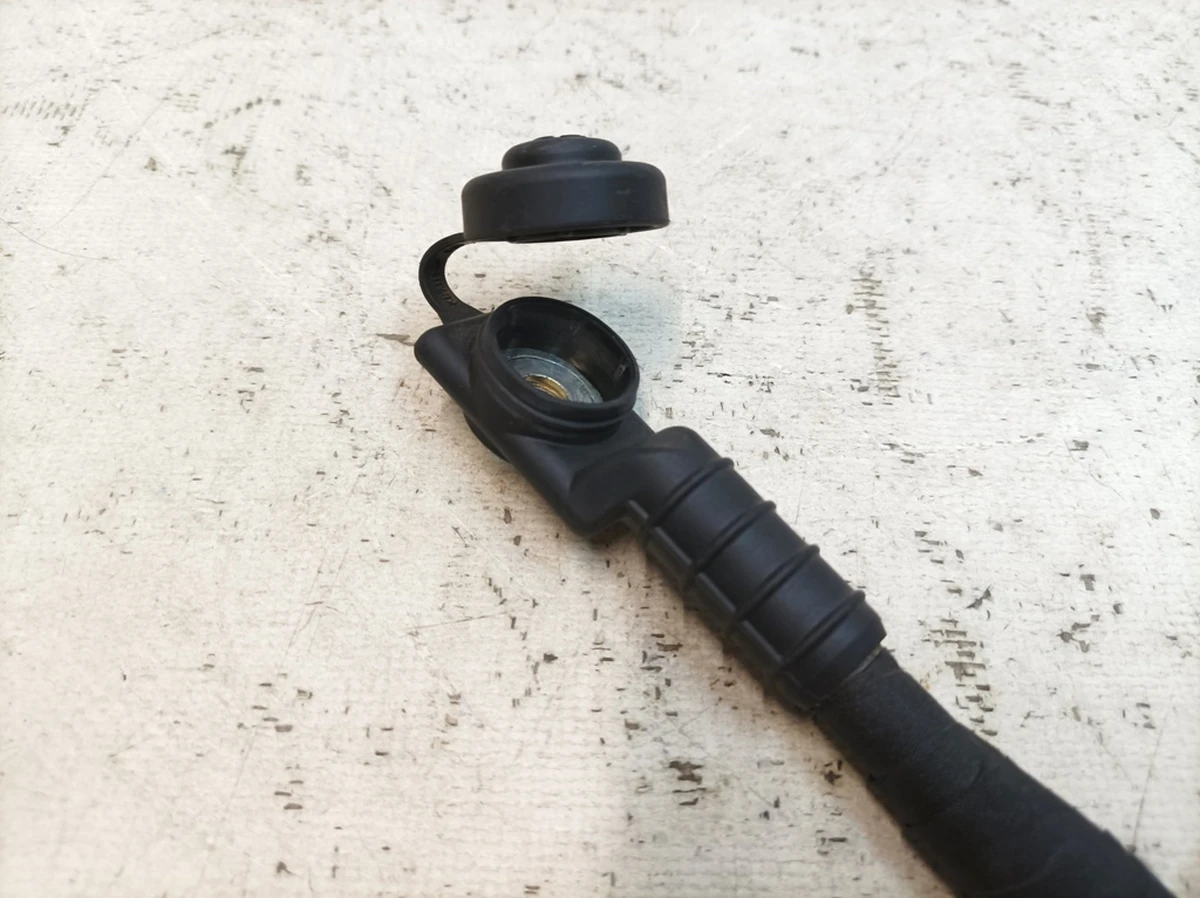 Сполучний кабель плюсовий. висновок АКБ – комутаційний блок