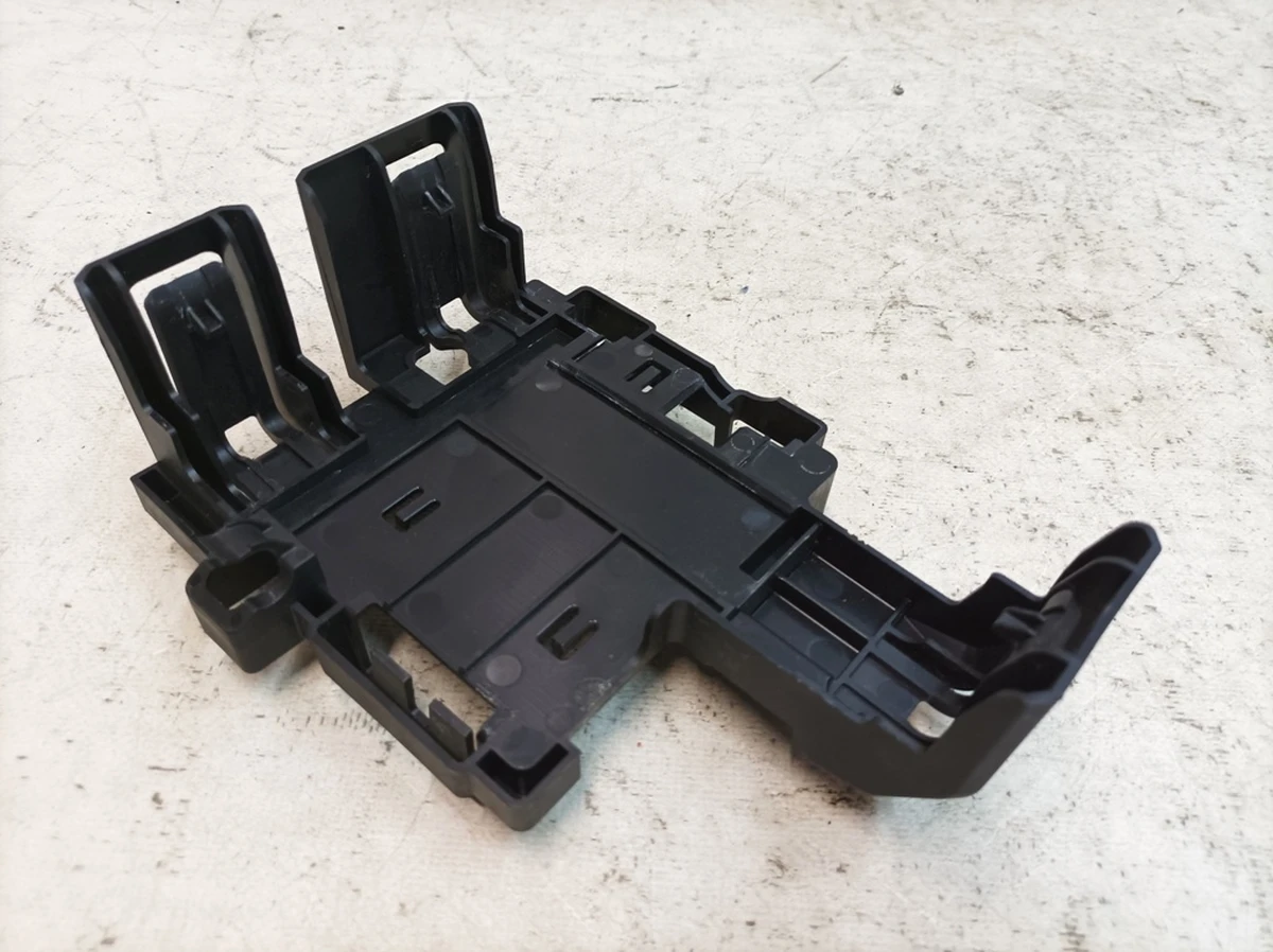 Fuse socket bracket for Porsche Taycan 9J1971336