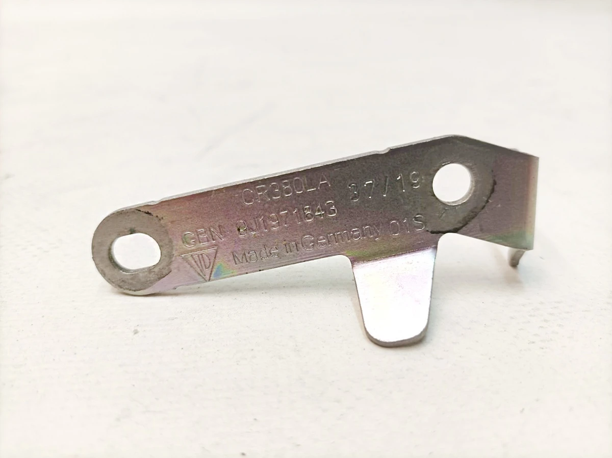 Крепеж кабеля левый Porsche Taycan 9J1971843