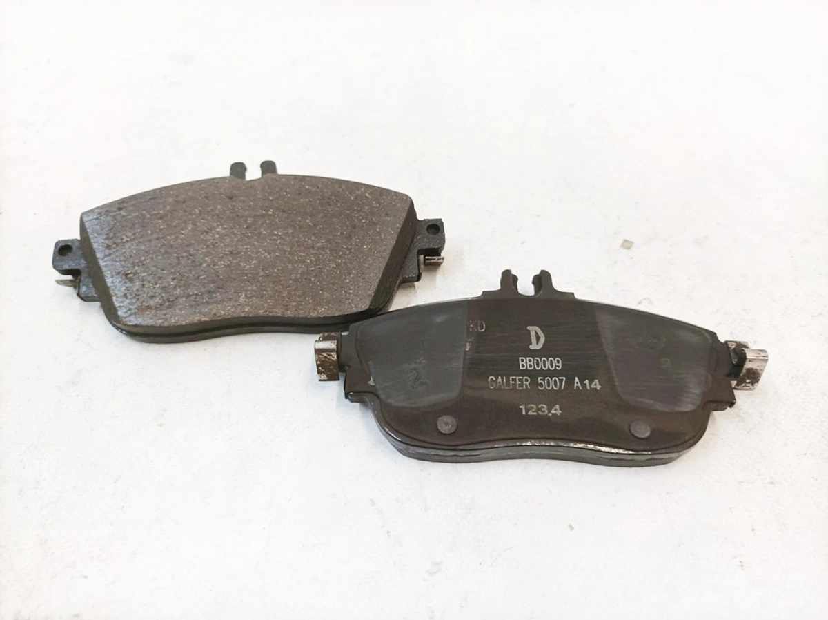 Колодки гальмівні передні 7-8мм (2шт) Mercedes B-Class A0004203002
