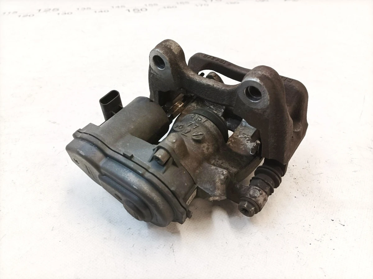 Супорт задній лівий в зборі (без колодок) Mercedes B-Class A0004232381