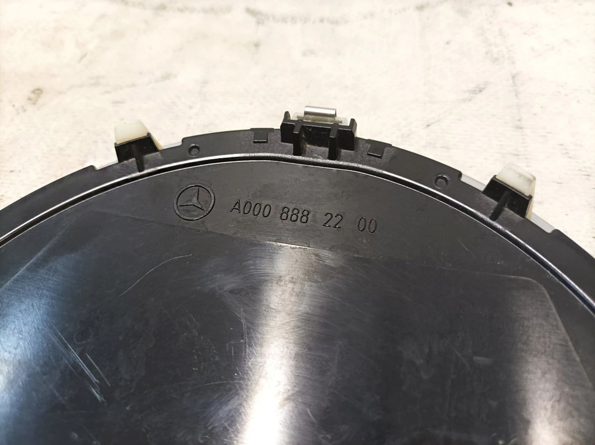 Эмблема передняя с подогревом Mercedes EQS A0008882200