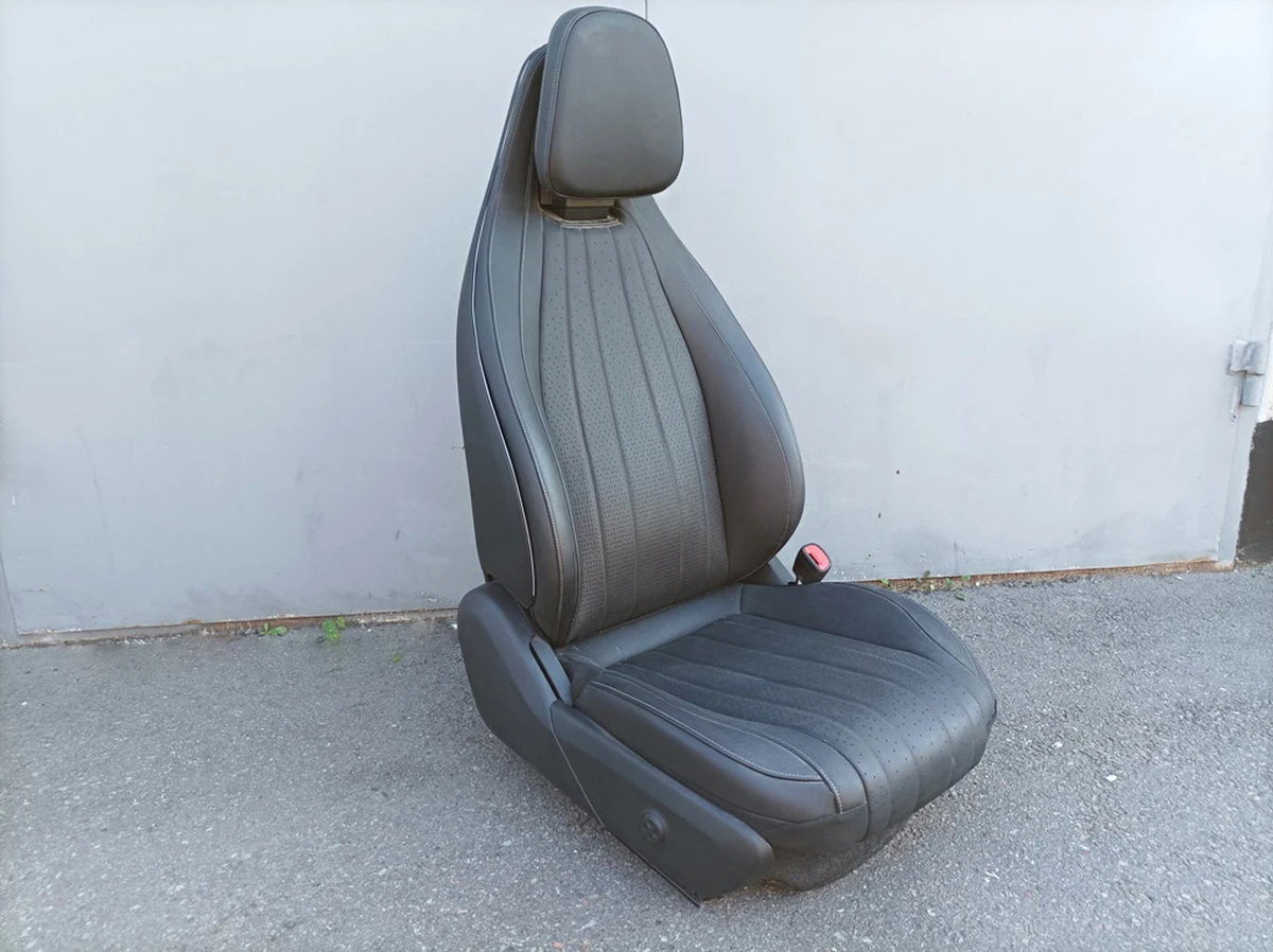 Сиденье переднее правое вентилируемое в сборе (без блока управления) Mercedes EQS A0009108711