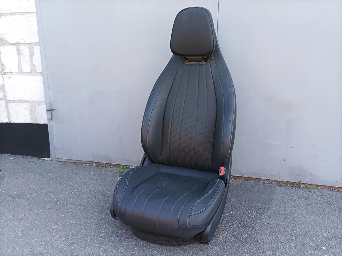 Сиденье переднее правое вентилируемое в сборе (без блока управления) Mercedes EQS A0009108711