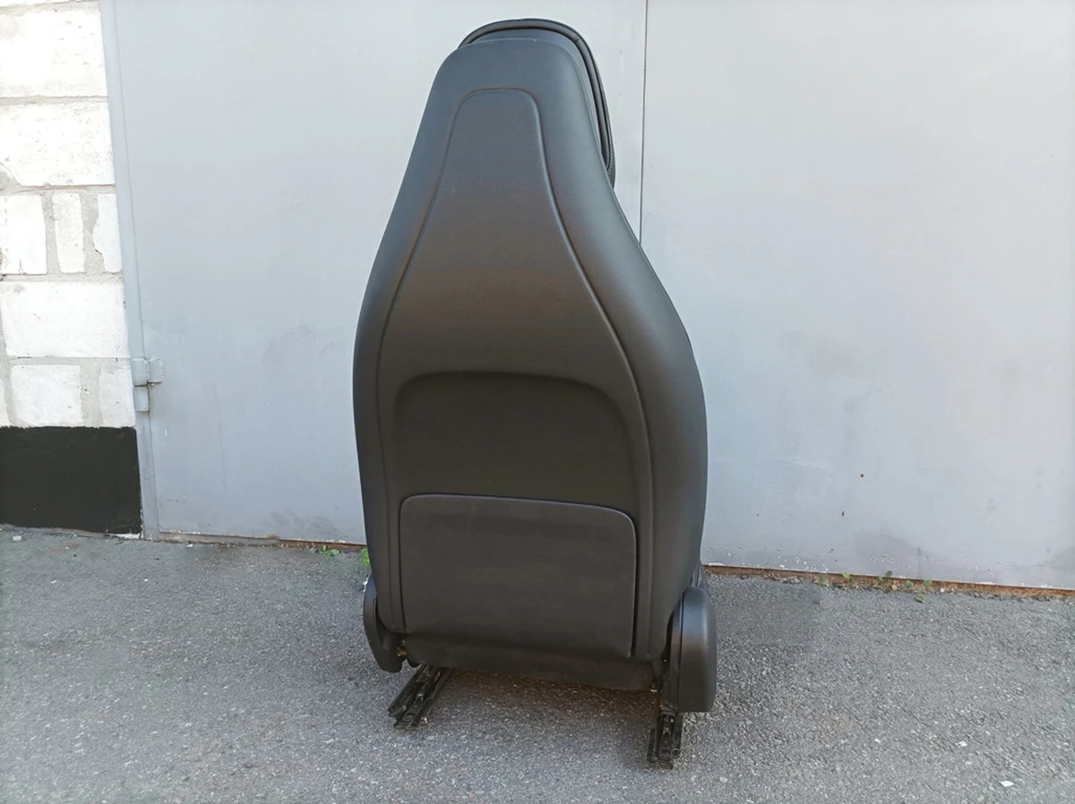 Сиденье переднее правое вентилируемое в сборе (без блока управления) Mercedes EQS A0009108711