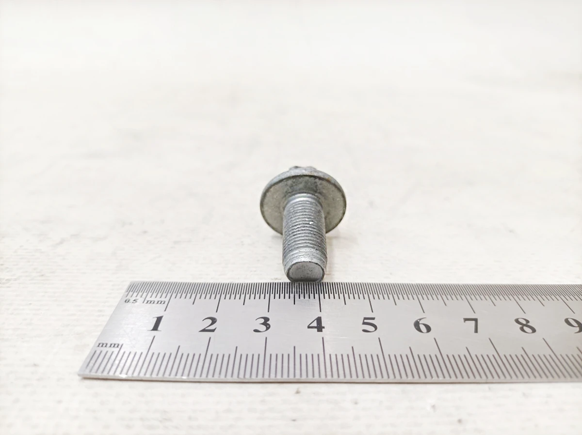 Гвинт Torx External M10X1X21 Mercedes EQS A0009900026