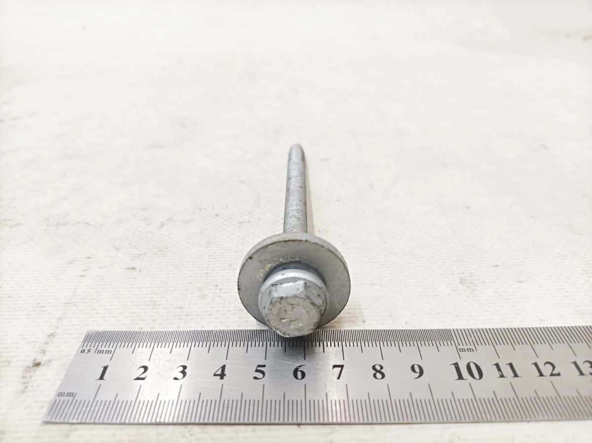 Hexagon head screw with washer M8 Mercedes EQS A0009902927