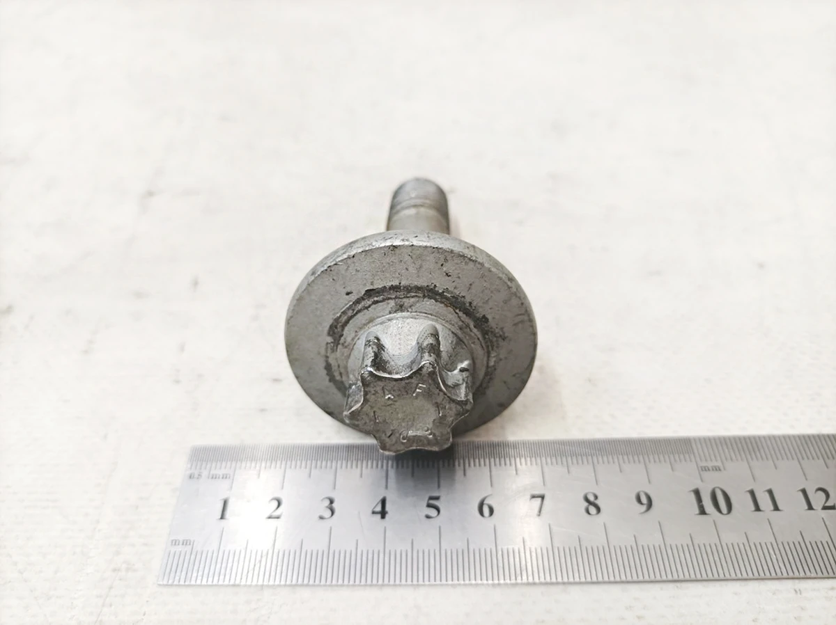 Винт Torx External M16 Mercedes EQS A0009907506