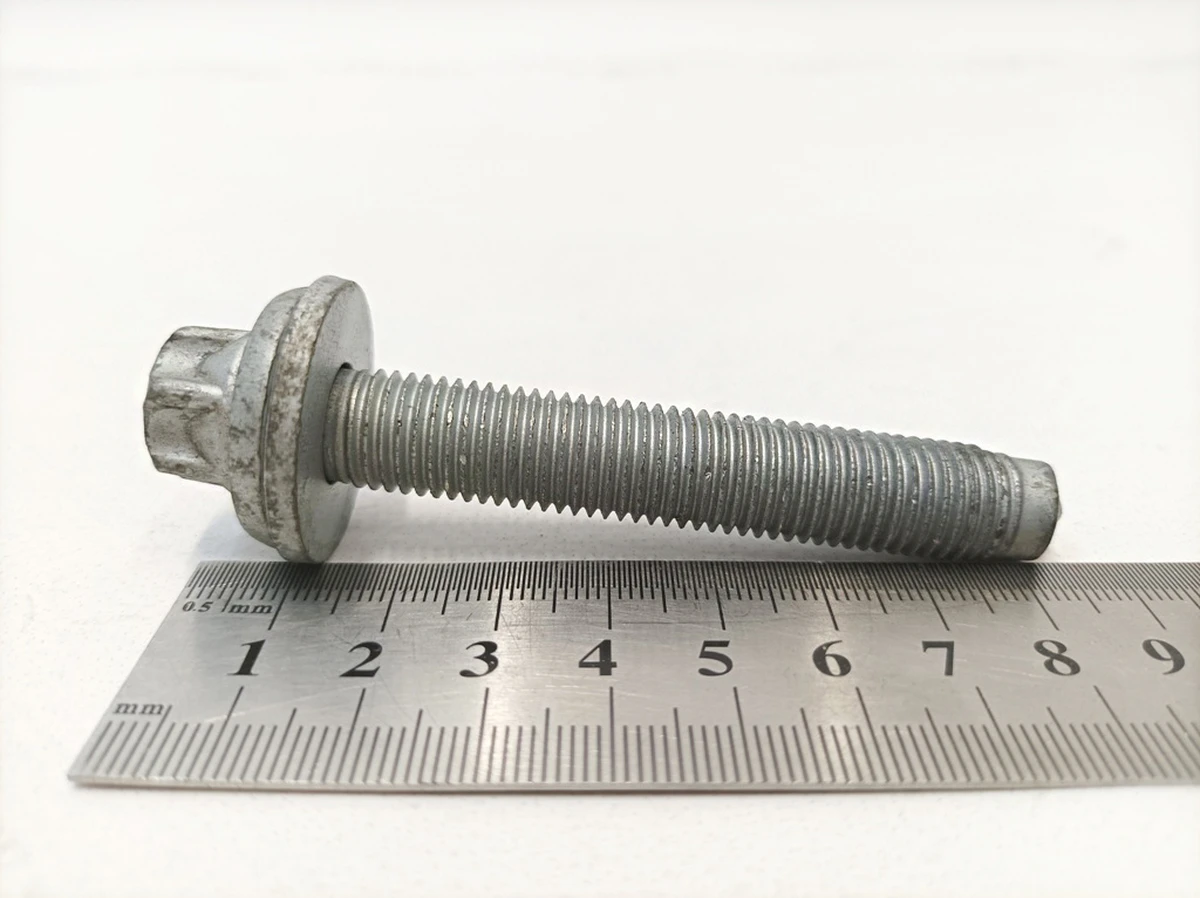 Болт с шестигранной головкой Torx с шайбой М12 Mercedes B-Class A0019909103