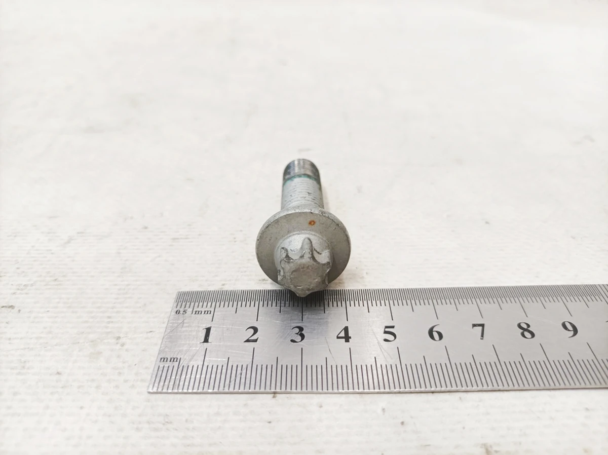 Гвинт Torx External M12X1,5X45 Mercedes EQS A0029901903