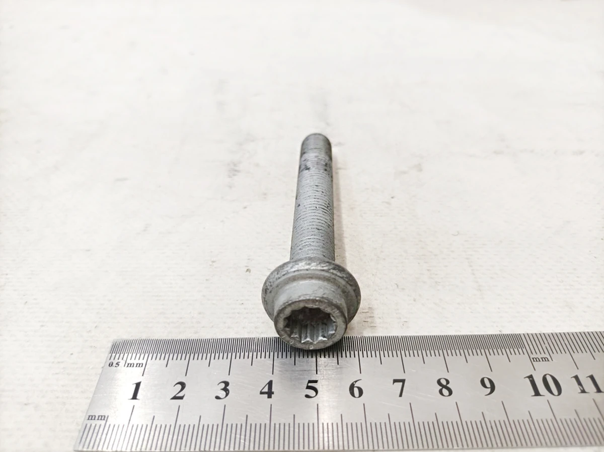 Гвинт із циліндричною головкою M12x1,5x87 Mercedes EQS A0039902405