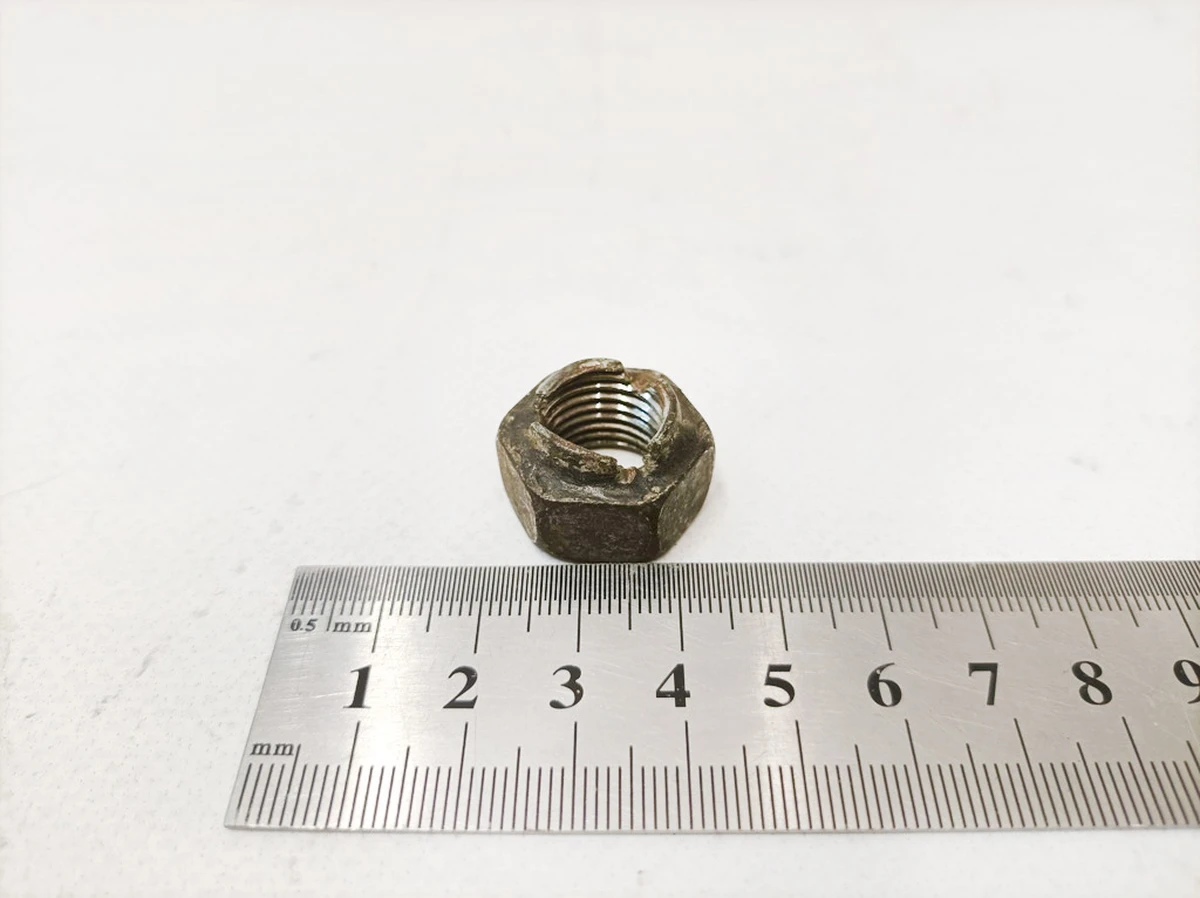 Гайка шестигранная M14x1,5 Mercedes B-Class A0059905050