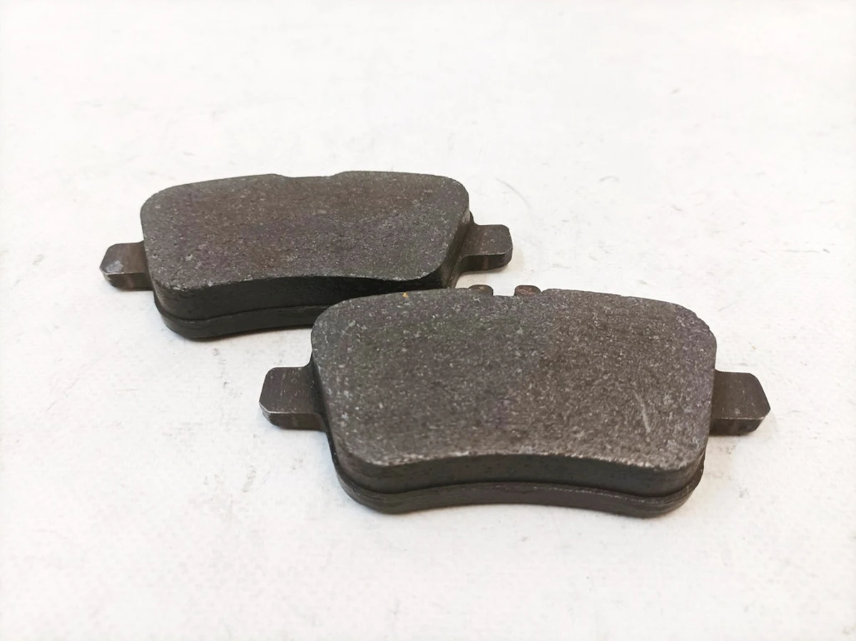 Колодки гальмівні задні 8мм (2шт) Mercedes B-Class A0074209520