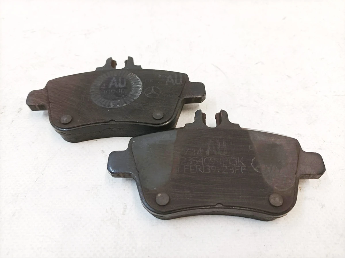 Колодки гальмівні задні 8мм (2шт) Mercedes B-Class A0074209520