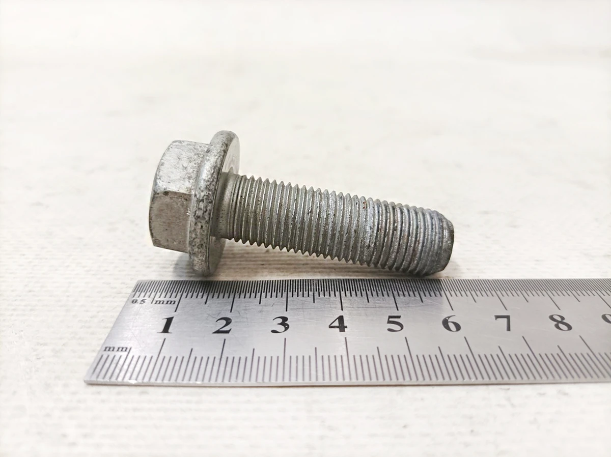 Болт із шестигранною головкою M14x1,5x45 Mercedes EQS A0199907901