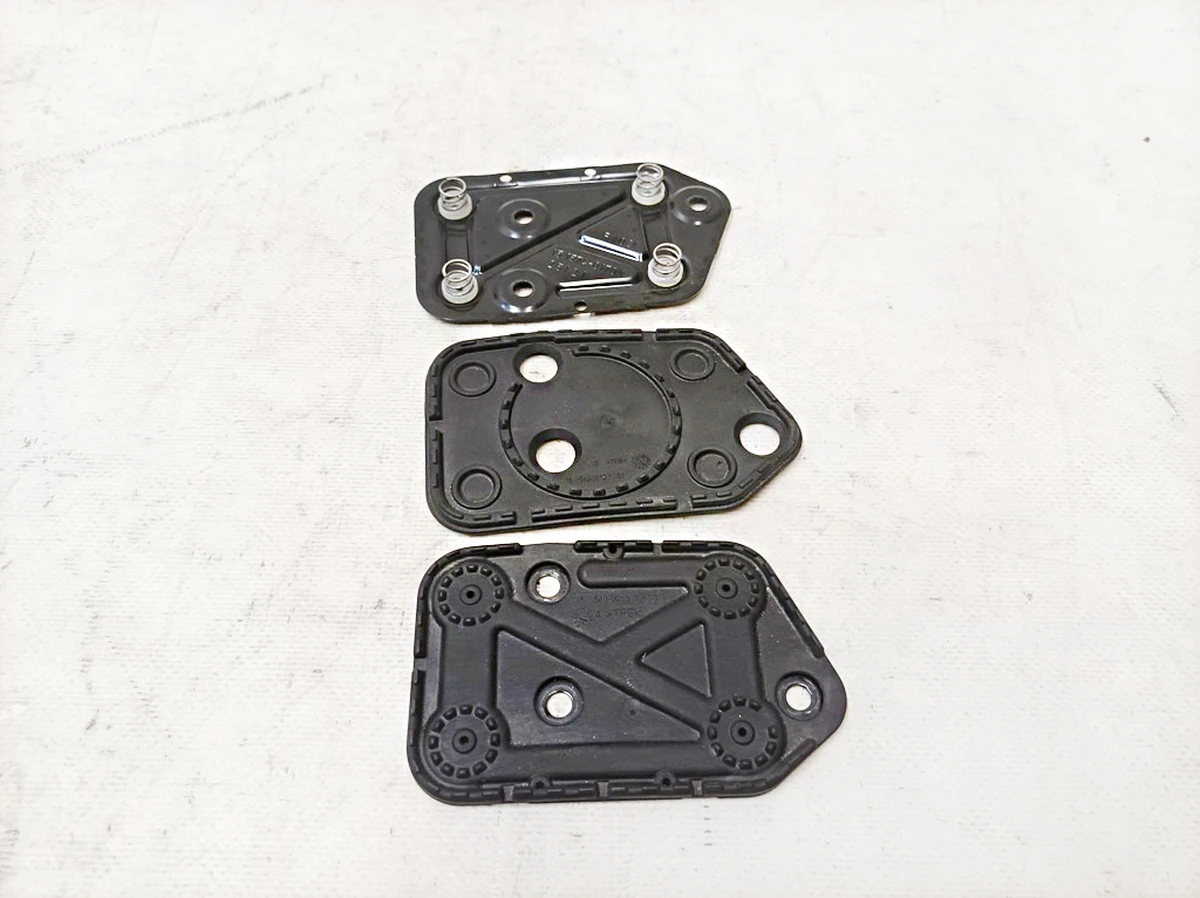 Опора еластомірна кріплення компресора пневмопідвіски Mercedes EQS A0993230600