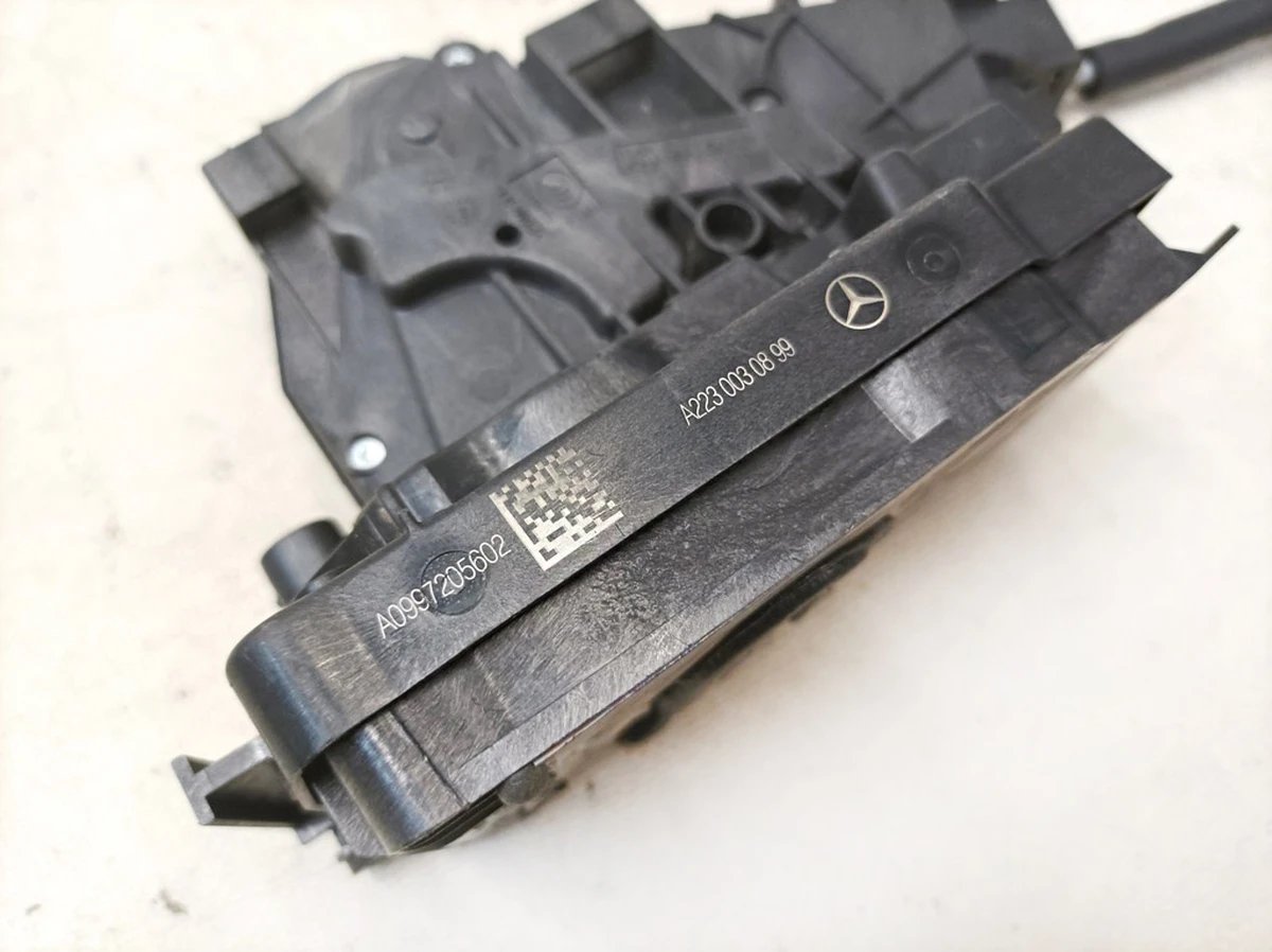 Замок двери передней правой Mercedes EQS A0997205602