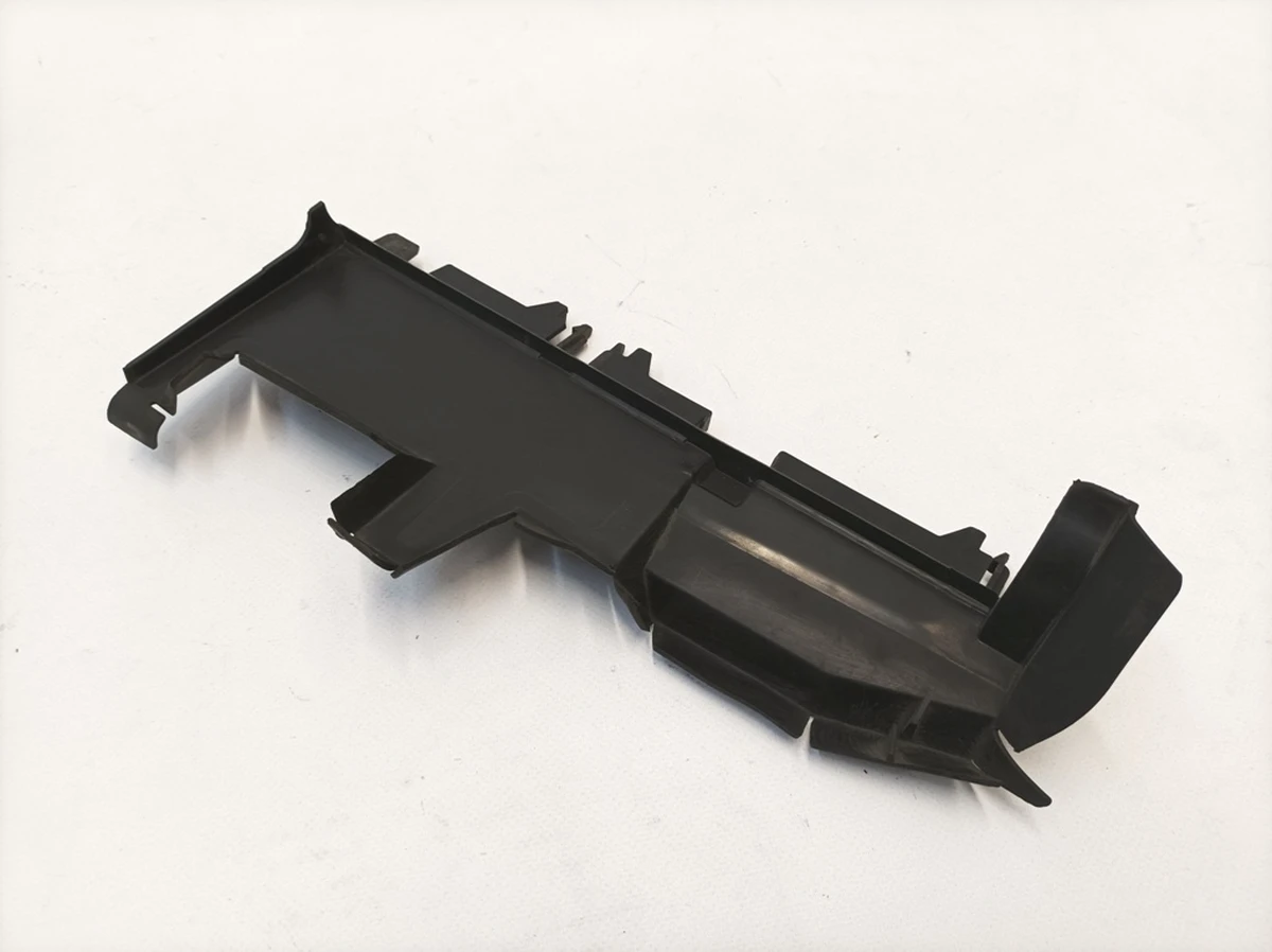 Повітряний канал радіатора лівий Mercedes B-Class A1565050830