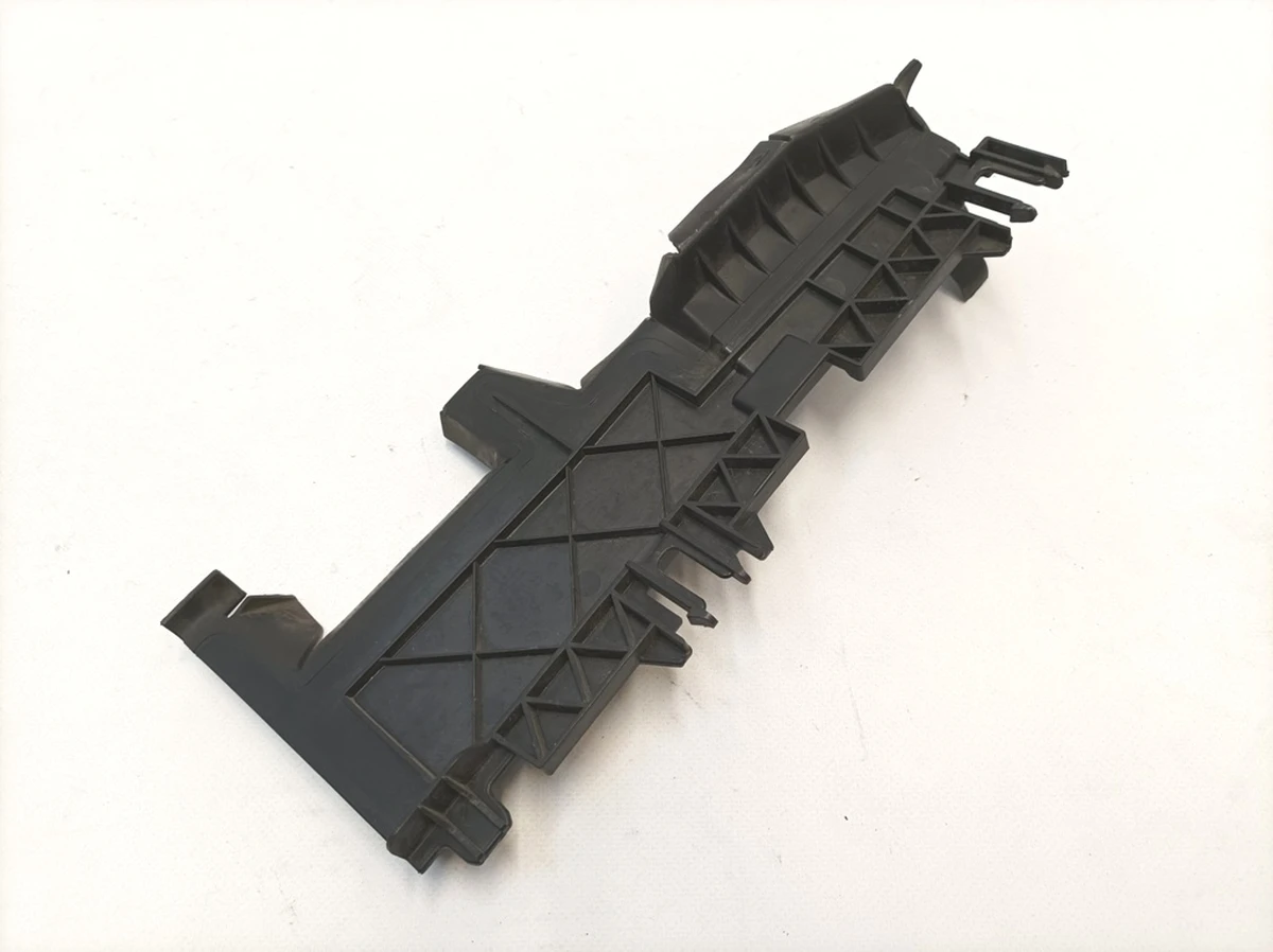 Повітряний канал радіатора лівий Mercedes B-Class A1565050830