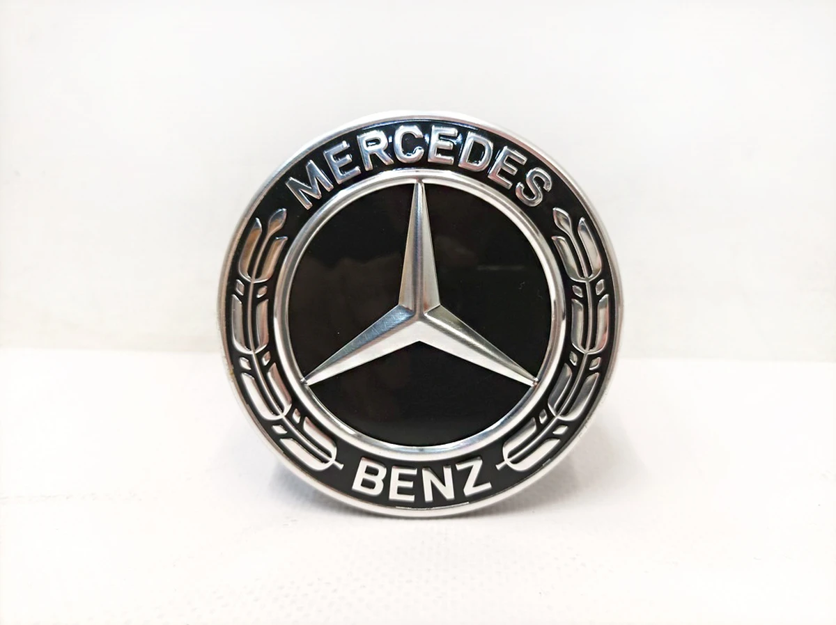 Ковпачок колісного диска центральний Mercedes EQS A1674015900