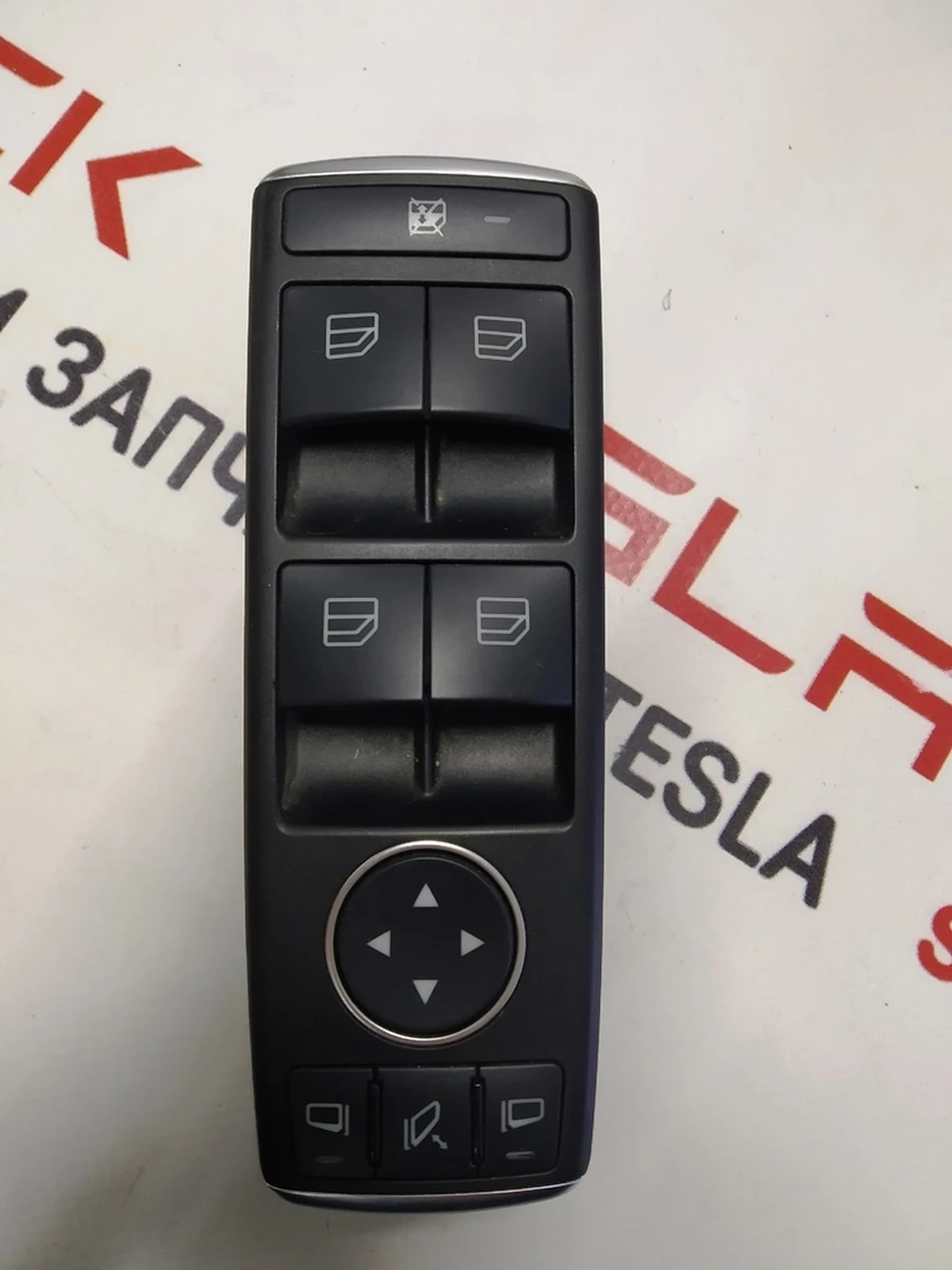 21 Блок управления стеклоподъемниками и зеркалами водительской двери Tesla Model S, Model S REST, Model X 1028641-X0-A