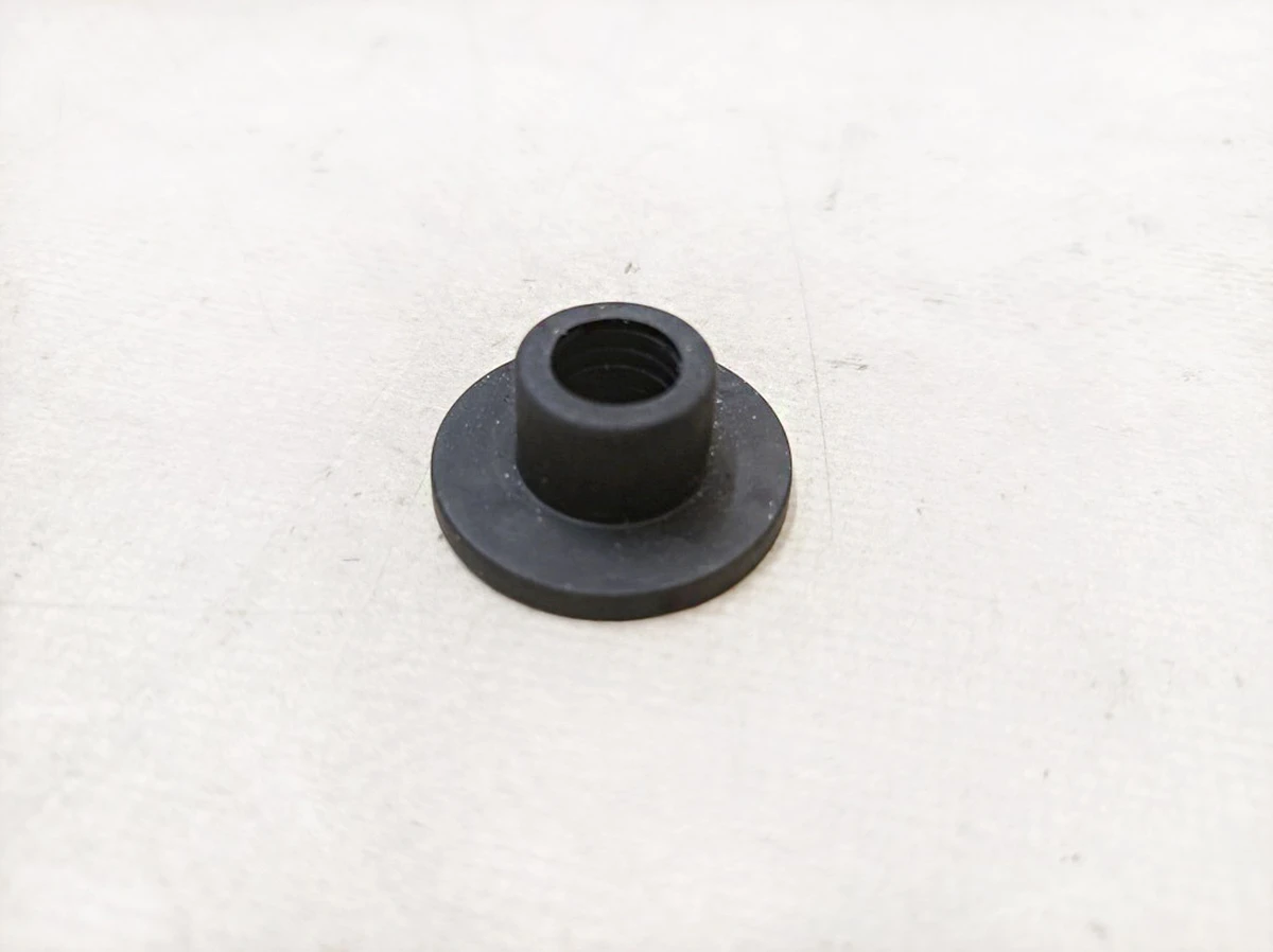 Втулка направляющая бачка стеклоомывателя Mercedes EQS A2058690000