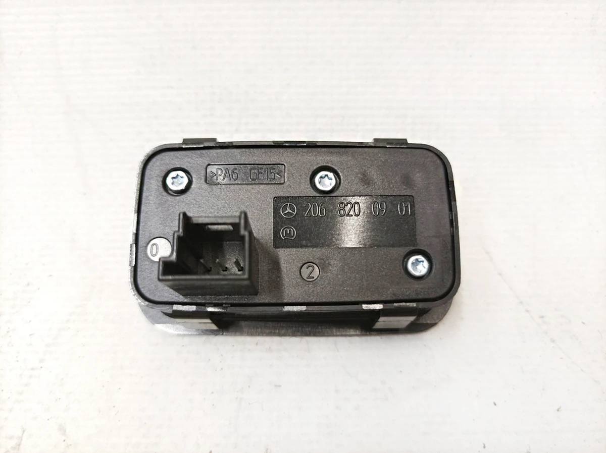 Кнопка закрытия крышки багажника Mercedes EQS A2068200901