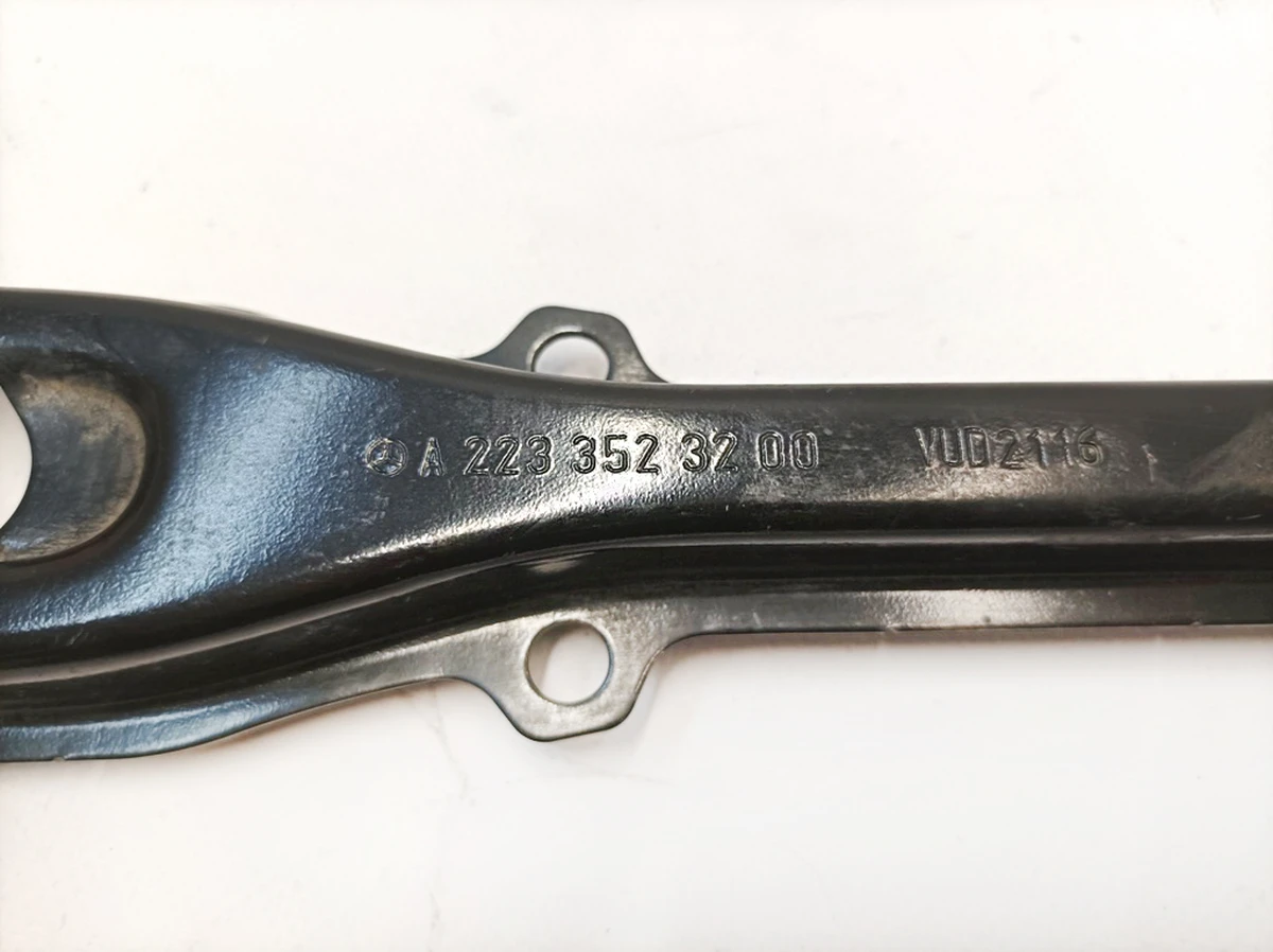 Важіль задній поздовжній нижній (з болтами) Mercedes EQS A2233523200