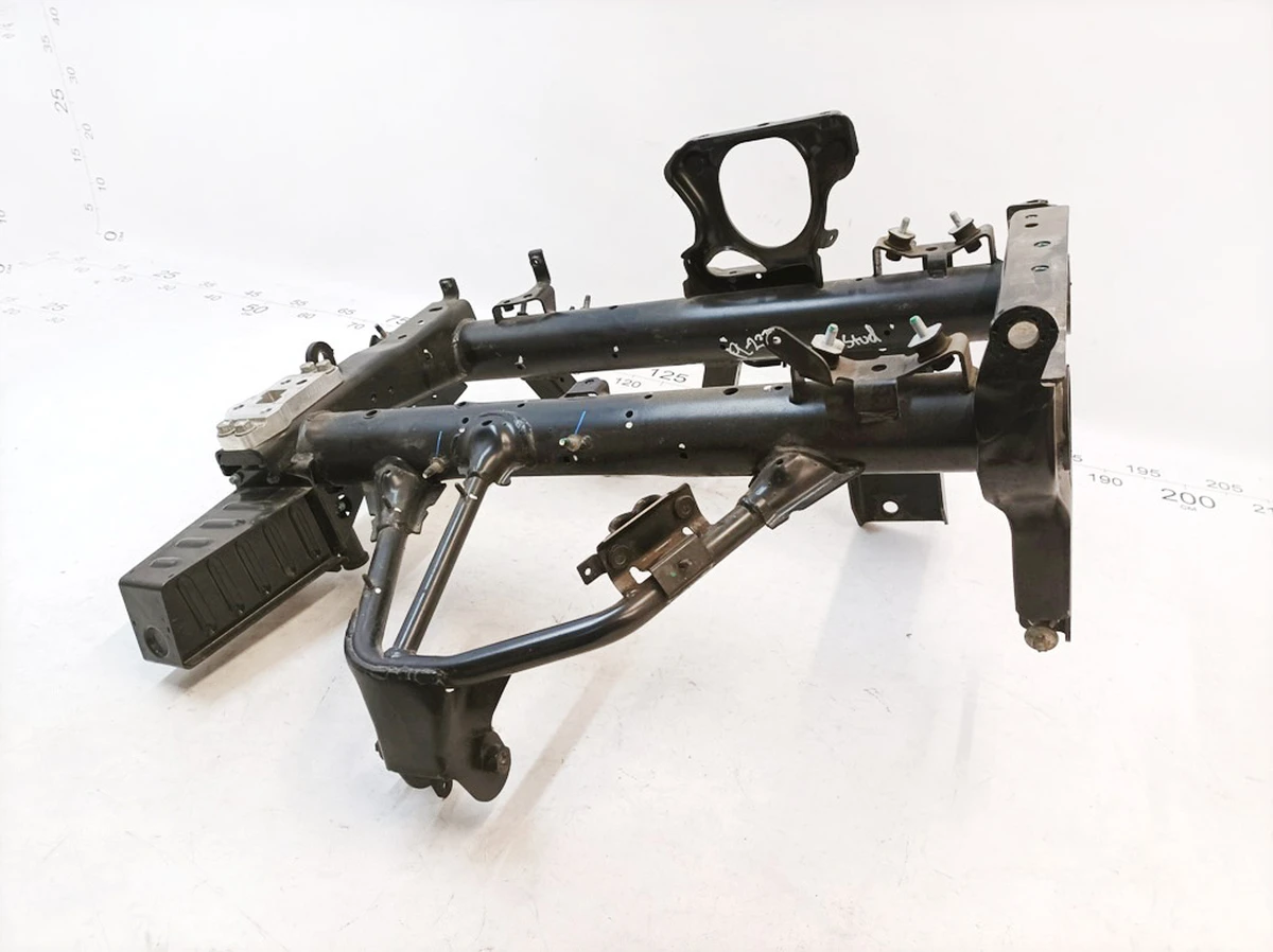 Несуча рама кріплення двигуна Mercedes B-Class A2423424400