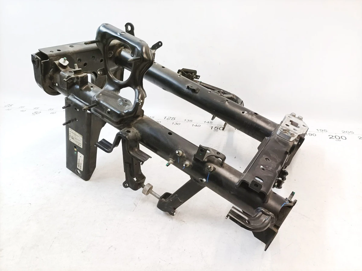 Несуча рама кріплення двигуна Mercedes B-Class A2423424400