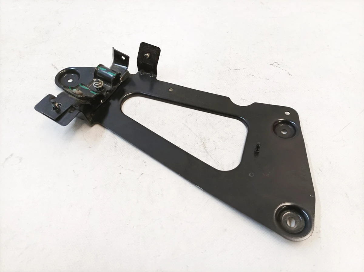 Кронштейн високовольтної батареї Mercedes B-Class A2423460201