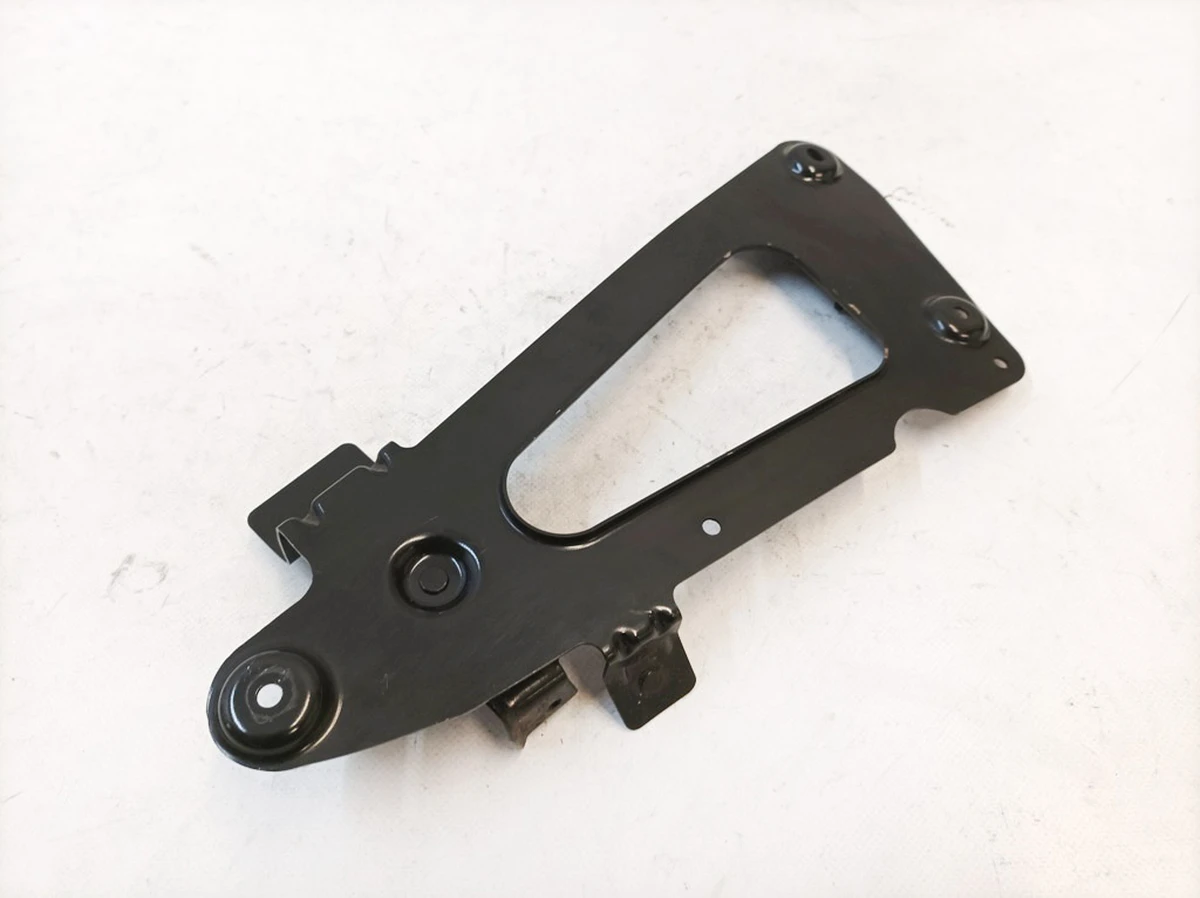 Кронштейн високовольтної батареї Mercedes B-Class A2423460201