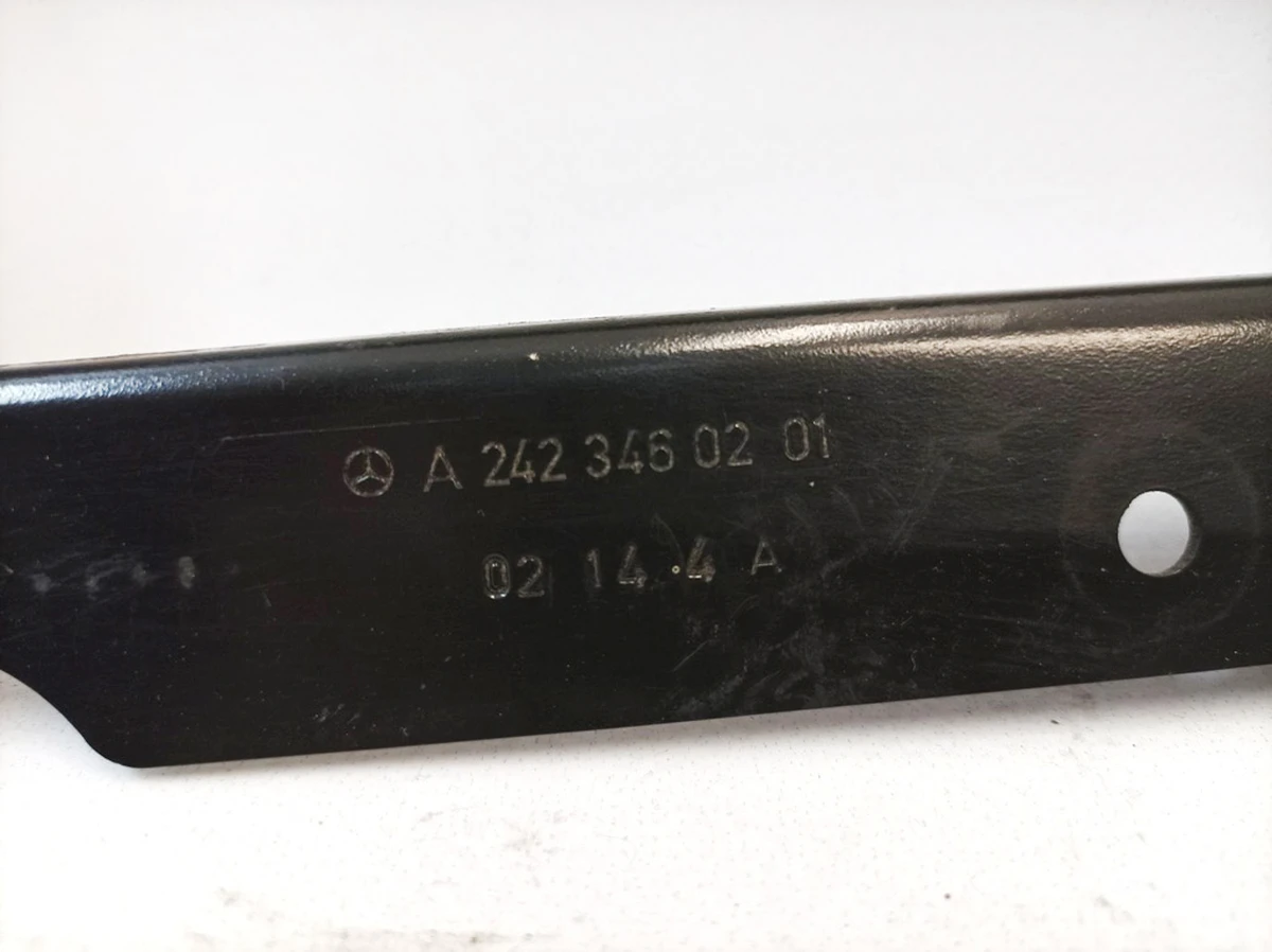 Кронштейн високовольтної батареї Mercedes B-Class A2423460201