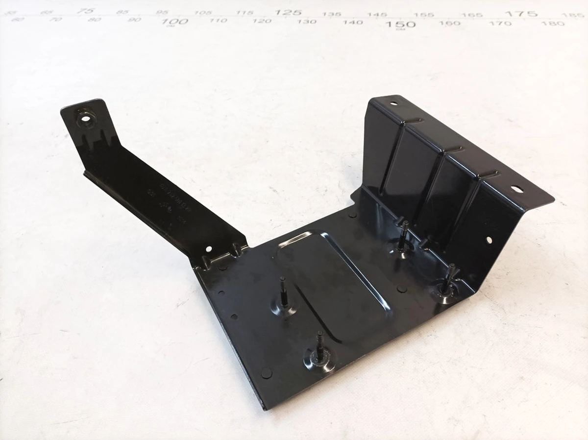 Кронштейн високовольтної батареї Mercedes B-Class A2425011320