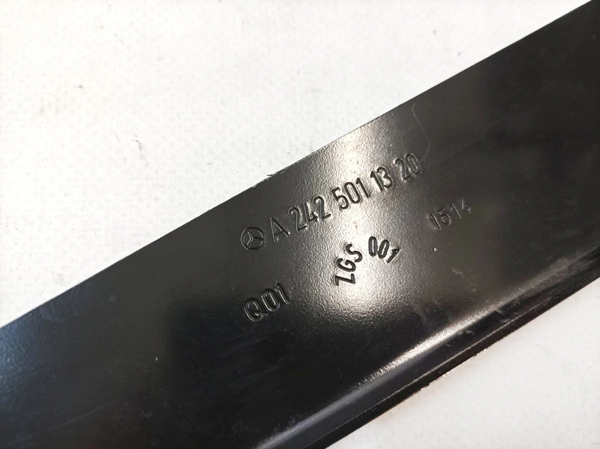 Кронштейн високовольтної батареї Mercedes B-Class A2425011320