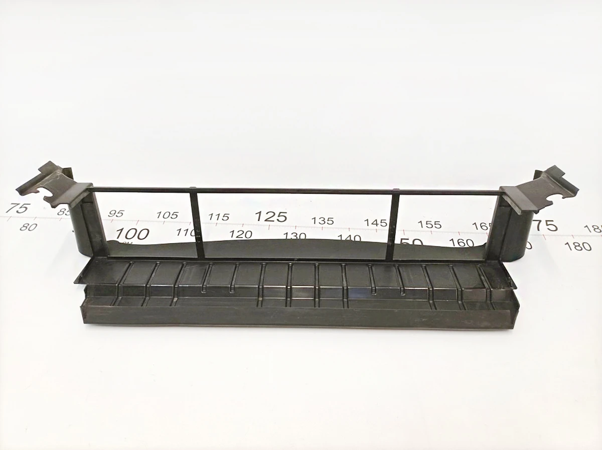 Повітряний канал радіатора нижній Mercedes B-Class A2425050030