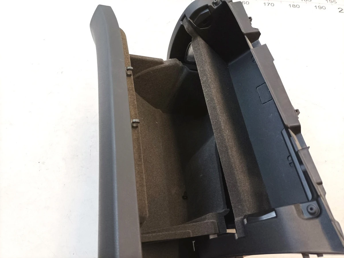 Ящик рукавична (Бардачок) 9H68 з пошкодженням Mercedes B-Class A2426800091