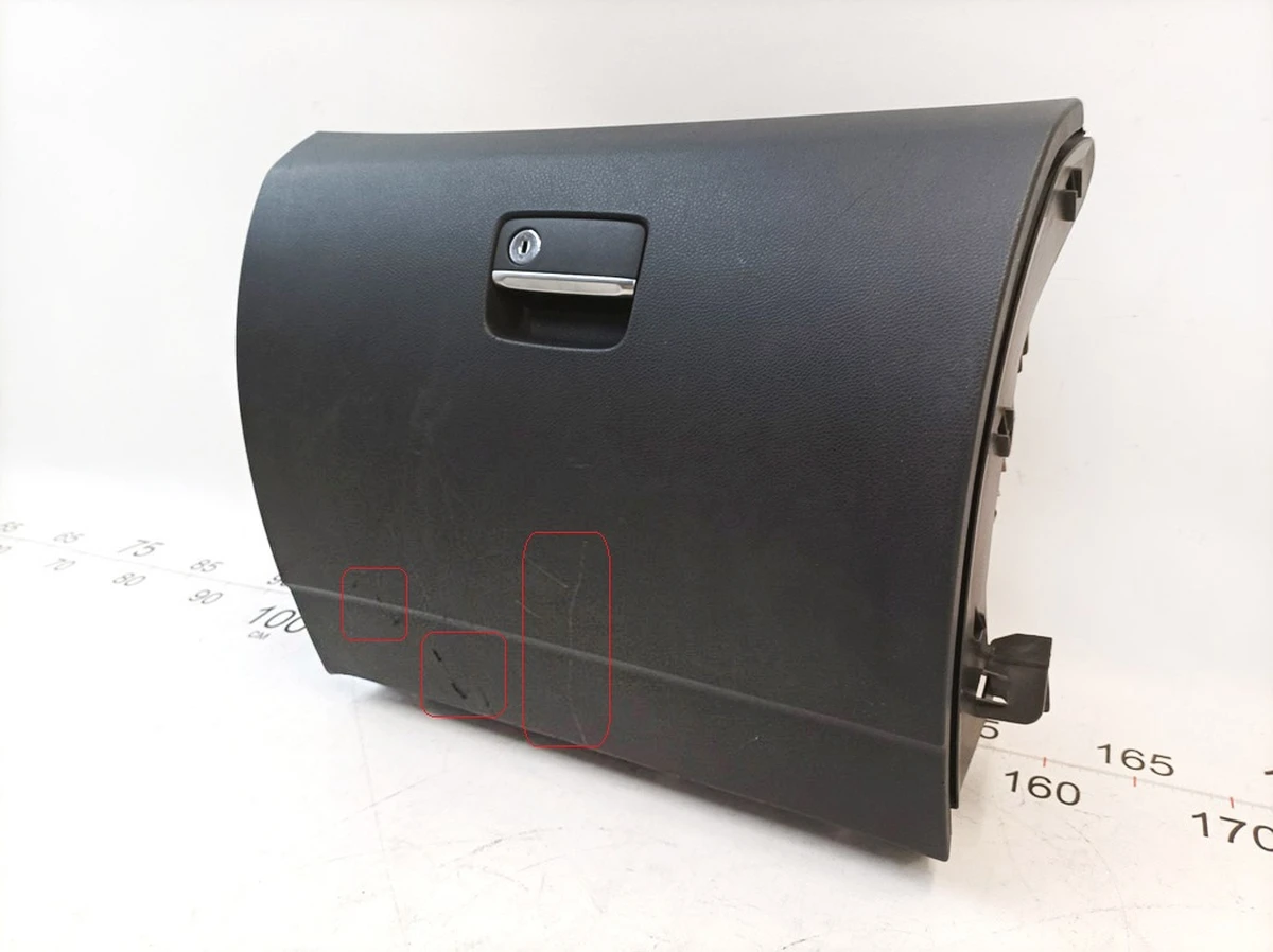 Ящик рукавична (Бардачок) 9H68 з пошкодженням Mercedes B-Class A2426800091