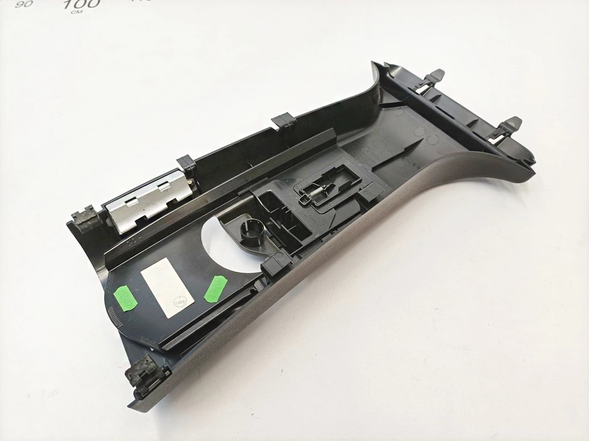 Облицювання стійки B верхня права 9H68 Lavaschwarz Mercedes B-Class A2426900100