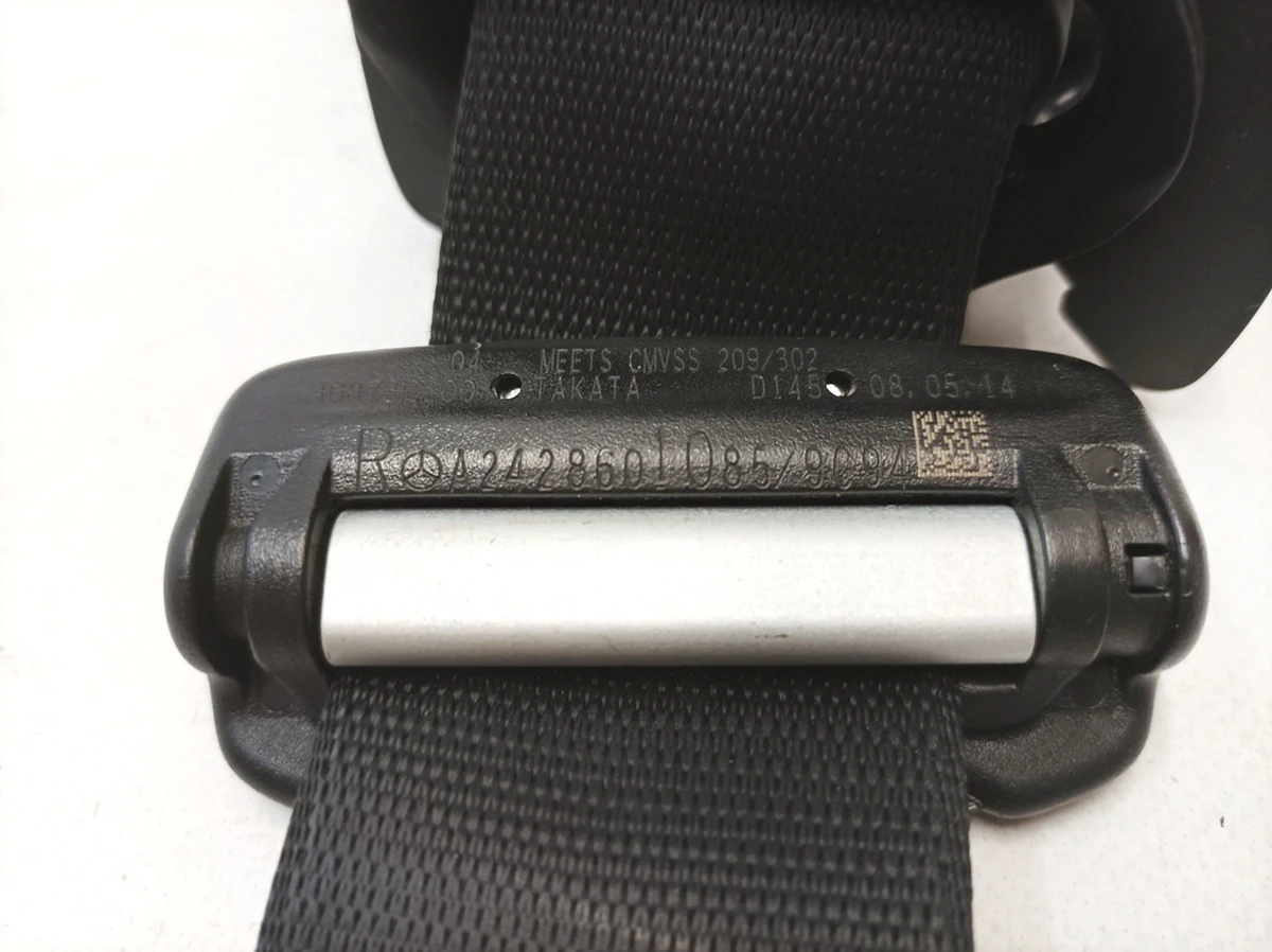 Ремень безопасности передний правый Mercedes B-Class A2428601085