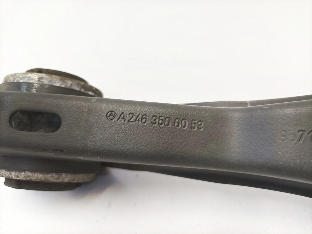 Рычаг поперечный задней подвески левый правый Mercedes B-Class A2463500053