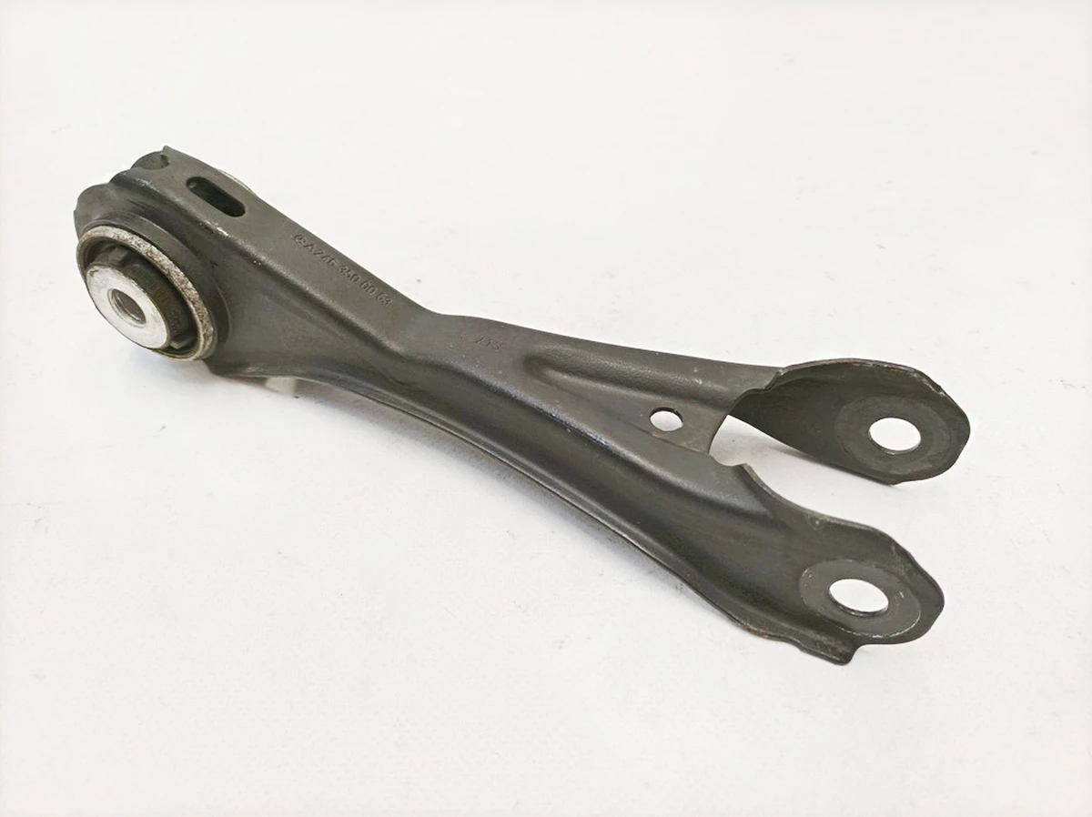 Рычаг поперечный задней подвески левый правый Mercedes B-Class A2463500053