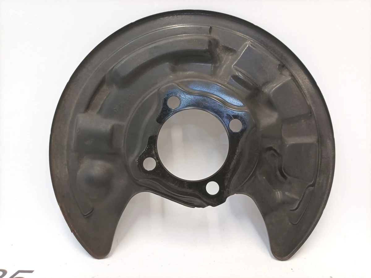 Кожух гальмівного диска задній правий Mercedes B-Class A2464230520