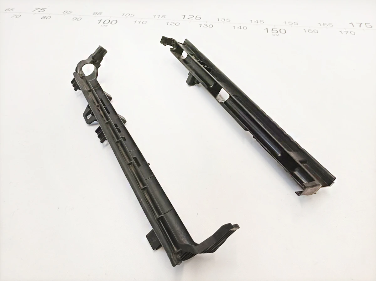 Кріплення радіатора кондиціонера (комплект 2шт.) Mercedes B-Class A2465012220